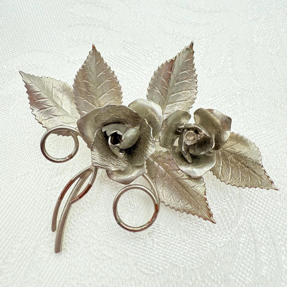 Vintage Beautiful Ornate Silver Tone Rose Floral Flower Bouquet Pin Brooch